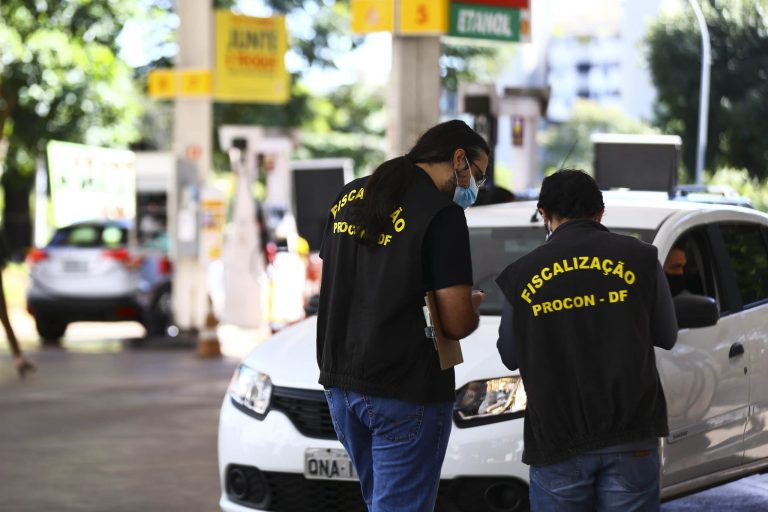 Câmara deve votar nesta semana projetos para conter alta dos combustíveis  Fonte: Agência Câmara de Notícias