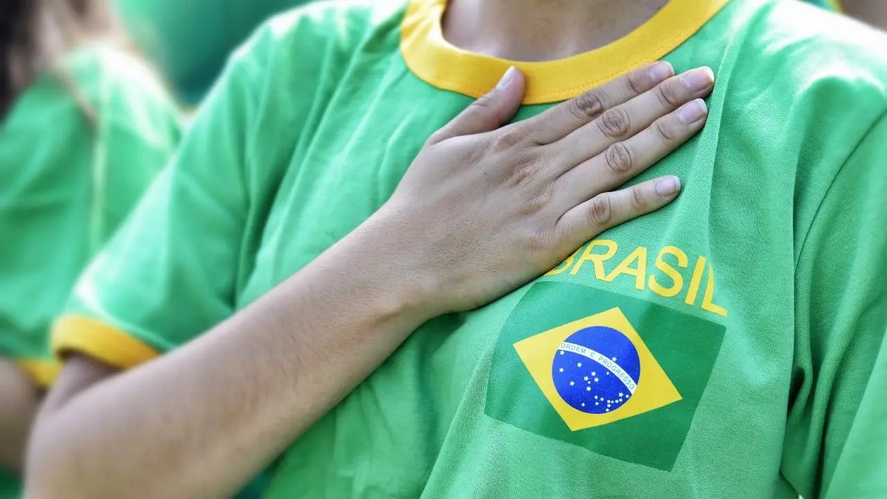 O significado de ‘fulguras’, ‘garrida’ e outras palavras do Hino Nacional que quase ninguém entende