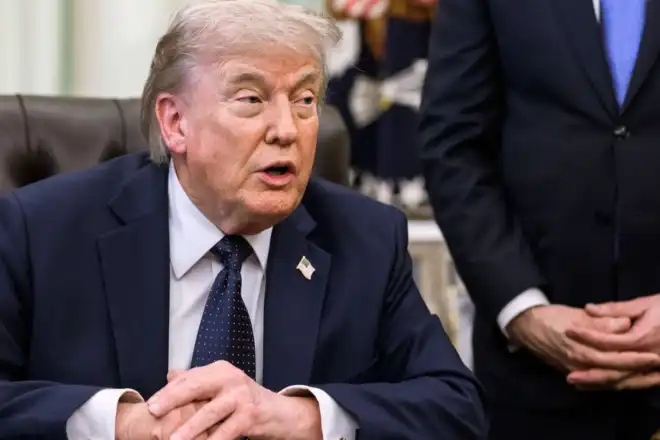Trump anuncia acordo com Irã e fim de bloqueio naval em Ormuz