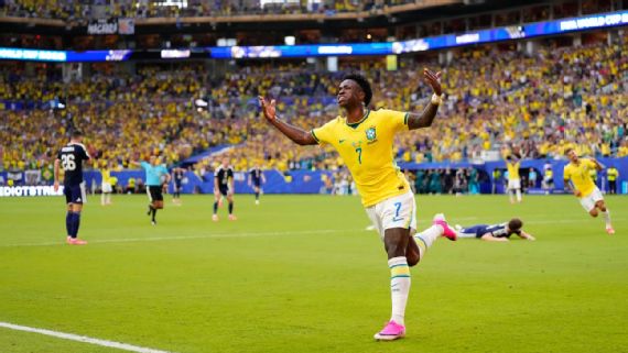 Vinicius Jr. leva jornais à loucura com show pelo Brasil contra Escócia: ‘Senta-se à mesa dos craques’