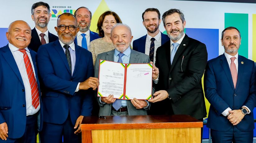 Lula assina decreto que regulamenta a segurança privada