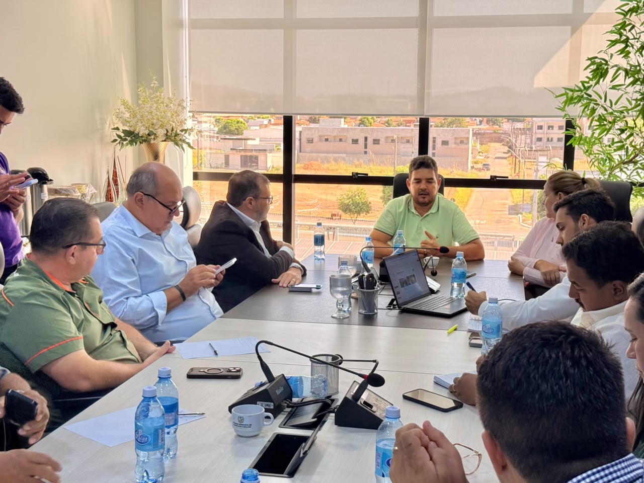 Câmara Municipal reúne-se com Águas Pará para discutir crise no abastecimento de água em Canaã dos Carajás