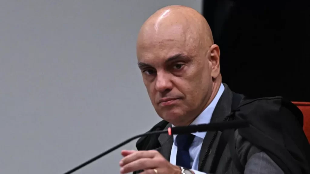 Imprensa internacional chama escândalo envolvendo Moraes de “bomba atômica”