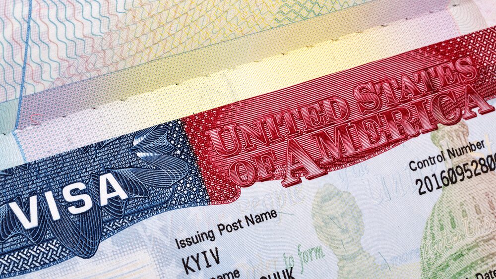 Brasileiro é preso nos EUA acusado de vender documentos falsos a imigrantes