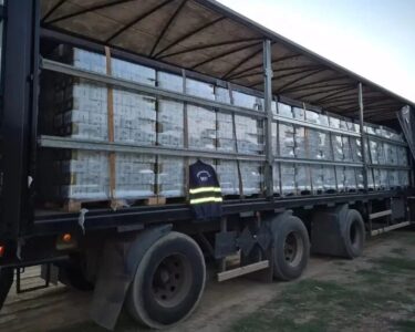 Cargas de cerveja avaliadas em mais de R$ 1 milhão são apreendidas em São Geraldo