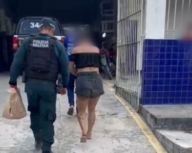 Duas mulheres são presas com drogas escondidas em bolsa com roupas no Pará