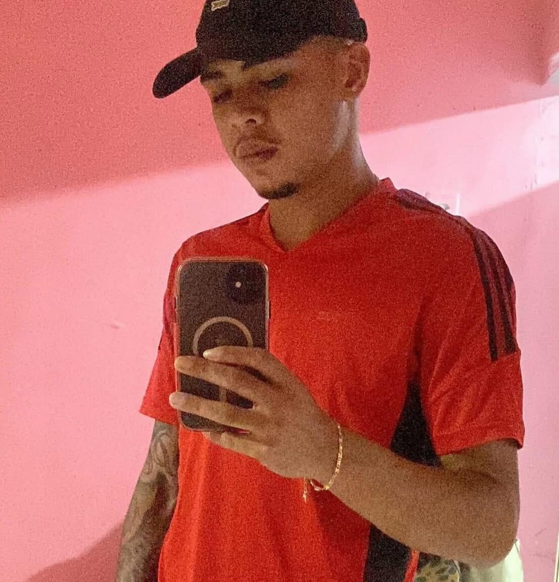 Homem é executado a tiros por dupla em moto no bairro da Pedreira