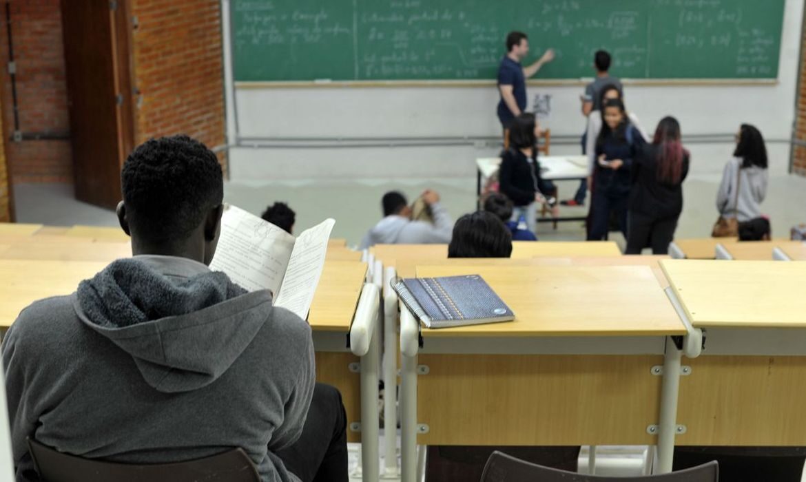 Enade 2026: prazo para questionário de ingressantes começa nesta sexta