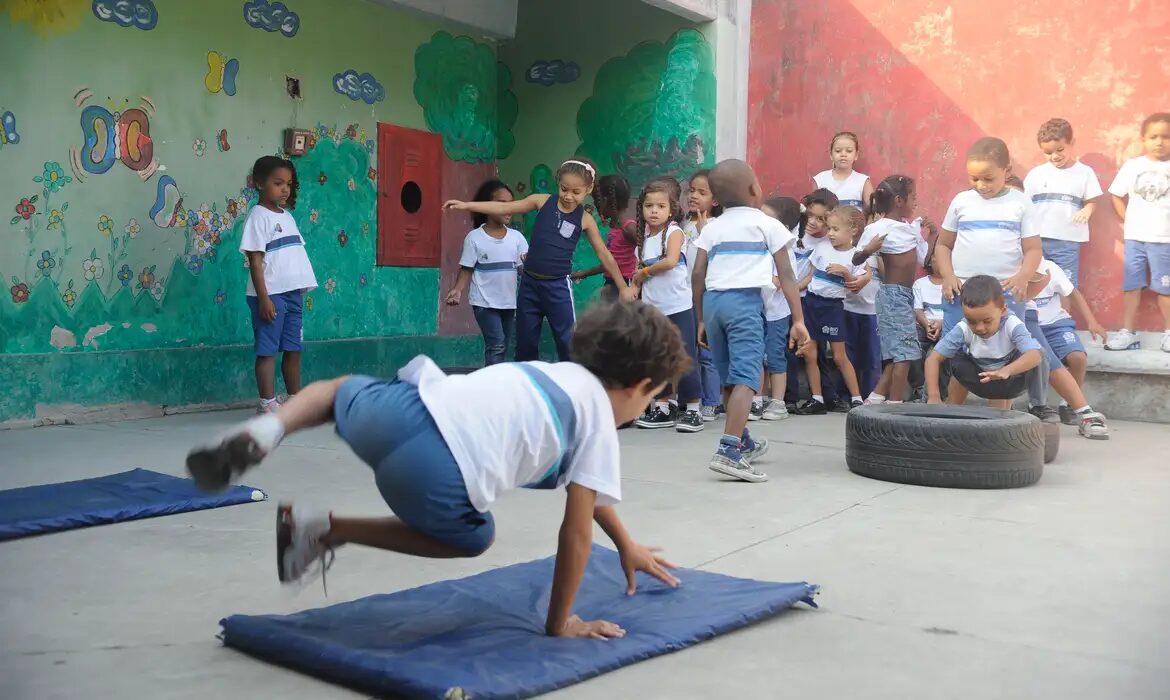 Escolas têm até sábado para regularizar pendências com o FNDE