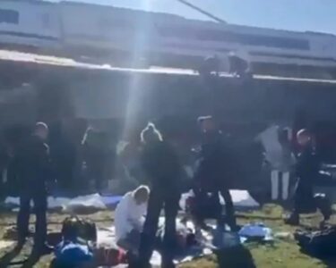 Espanha: colisão entre 2 trens de alta velocidade deixa ao menos 68 mortos