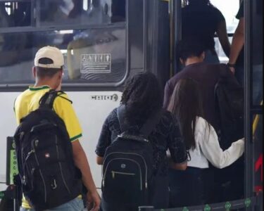 Falhas no transporte público no Nordeste impulsionam hashtags no X por direito ao voto