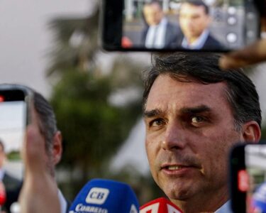 Flávio Bolsonaro aceita proposta de Lula para quebra de sigilo