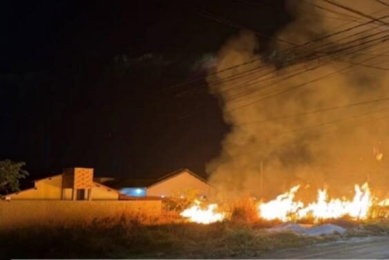 Incêndio de grandes proporções atinge residencial em Tucuruí, no Pará