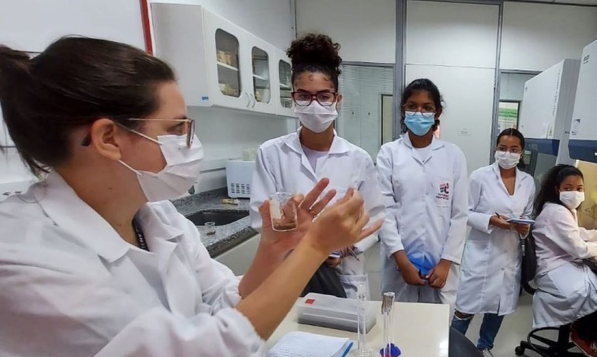Programa Futuras Cientistas prorroga inscrições até 6 de novembro