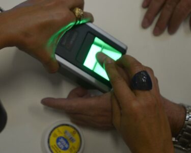 INSS alerta para golpes que usam informação falsa sobre biometria