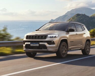 Jeep Compass 2027 ganha versões híbridas, mas ainda custa e consome mais que rivais chineses