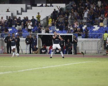 Leonel Picco celebra gol ao lado da família no Mangueirão: 'Emoção grande'