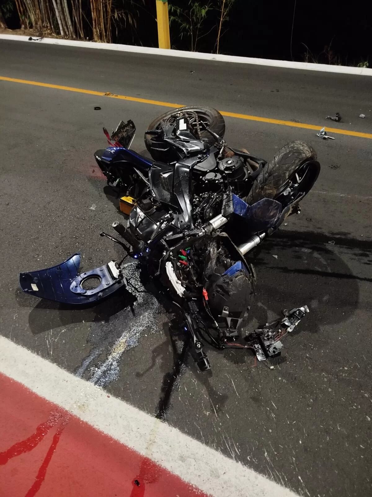 Batida frontal na entrada de Marabá Pioneira deixa motociclista morta