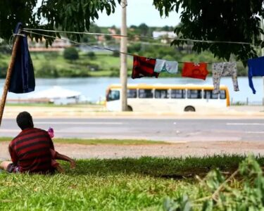 Pessoas em situação de rua têm direitos garantidos por lei