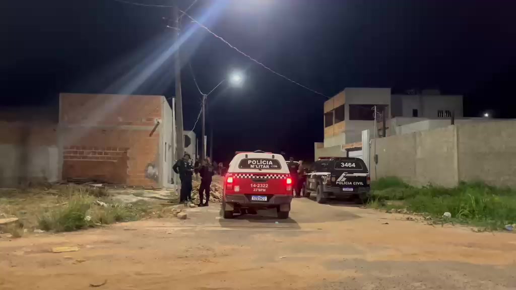 Homem é morto a tiros dentro de casa na frente da família no bairro Nova Esperança em Canaã
