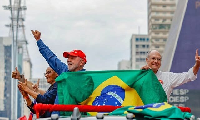 PSD parabeniza Lula e promete postura republicana com governo