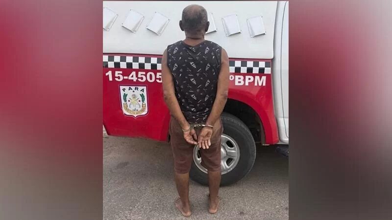 Polícia militar prende homem acusado de estupro em Tailândia