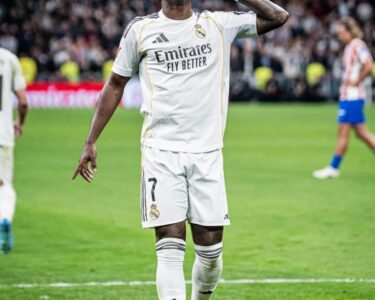 Vini Jr. fala em superação após ser substituído no Real, e recebe apoio de Mbappé e Mourinho